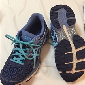 Women’s ASICS Running Shoes